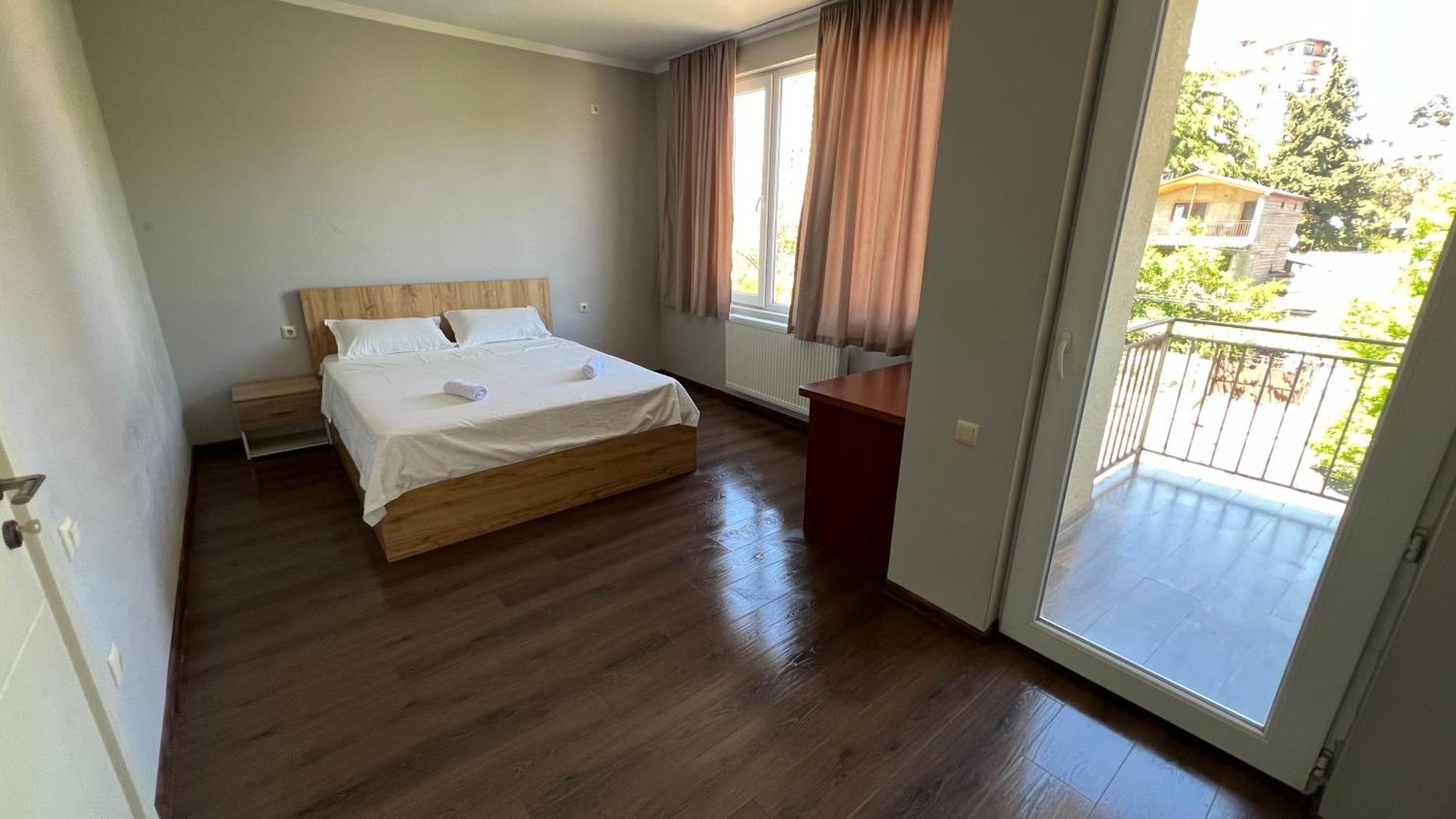 Garden House Tbilisi Hotell Exteriör bild
